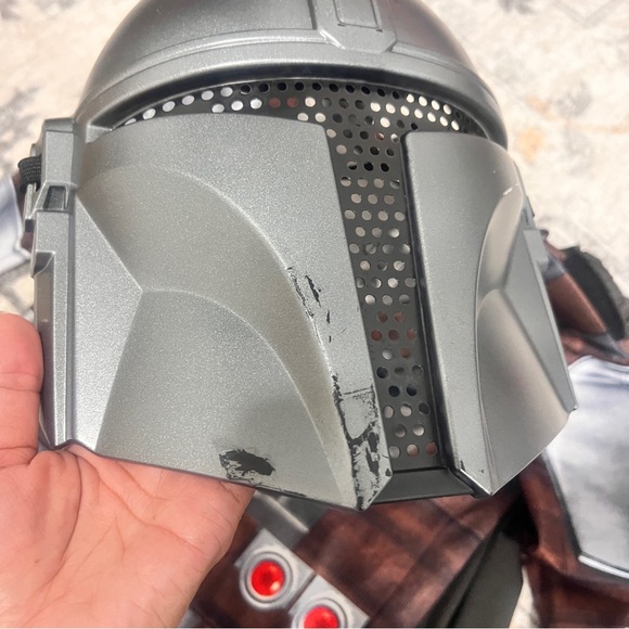 Kids Mandalorian Costume with Helmet - Picture 4 of 4